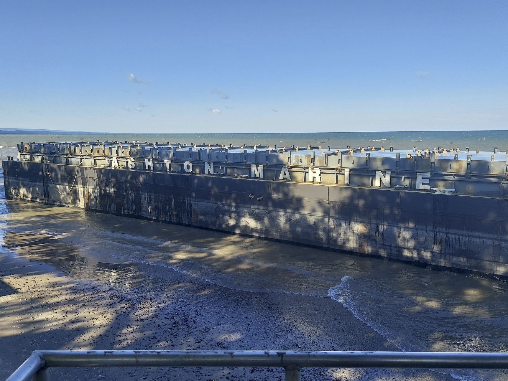 Barge runs aground in Van Buren News, Sports, Jobs Observer Today